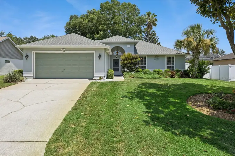 313 Eastridge Dr, FL