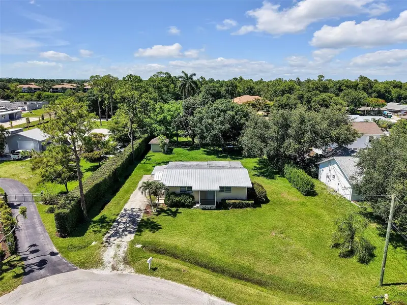 5211 Maple Ln, FL