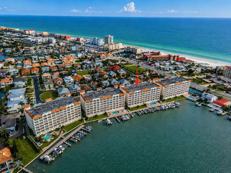 17717 Gulf Blvd #504, FL