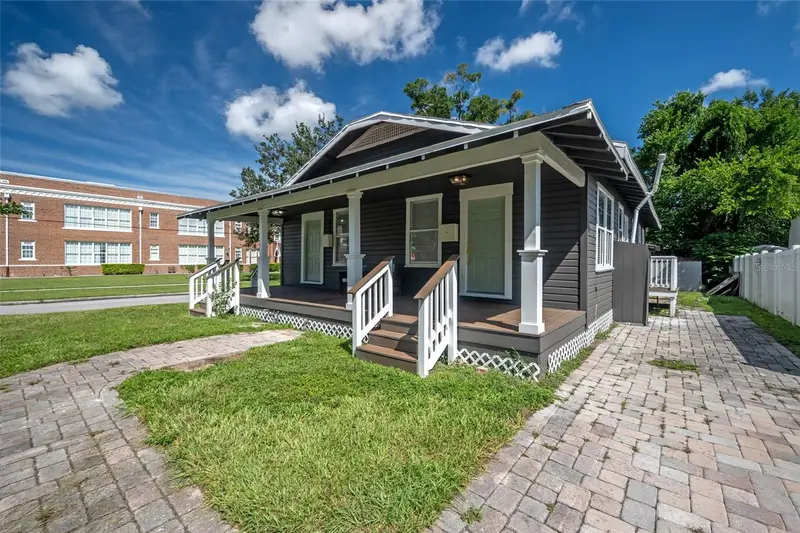319 W Curtis St, FL