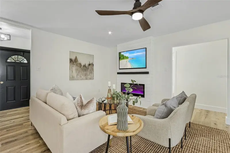 191 Casa Ln, FL