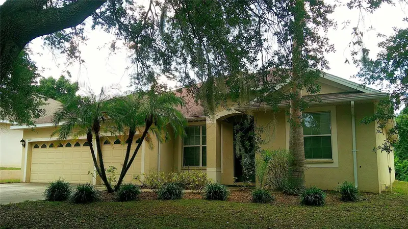 609 Cedar Waxwing Dr, FL