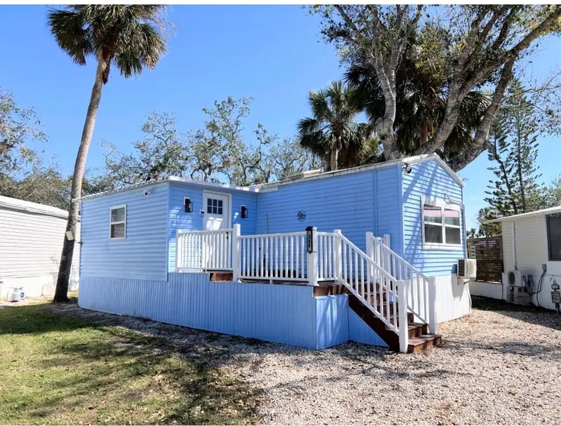 1300 N River Rd #R46, FL