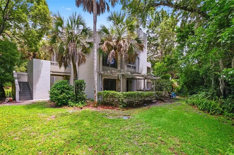100 Fairway Dr #100, FL