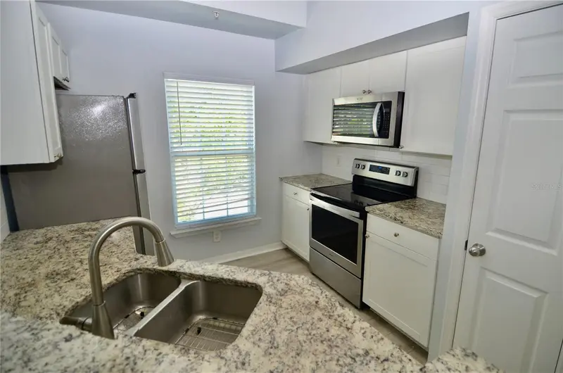5621 Bidwell Pkwy #202, FL