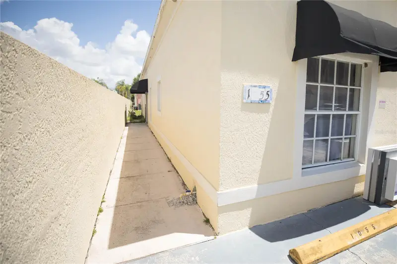 1055 Universal Rest Pl, FL