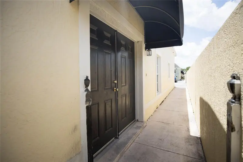 1055 Universal Rest Pl, FL