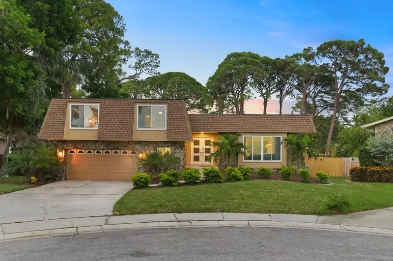 14389 83rd Pl, FL