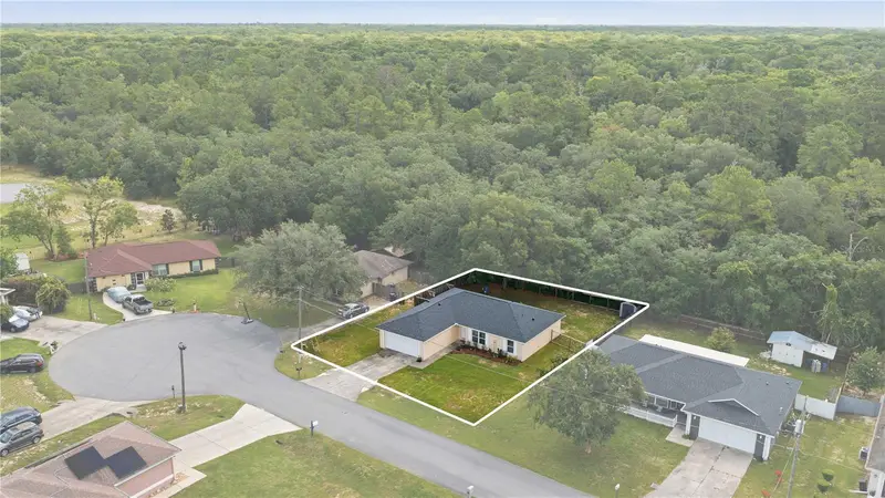5 Fir Dr, FL