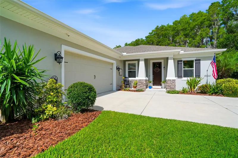 16622 Lakeshore Rd, FL