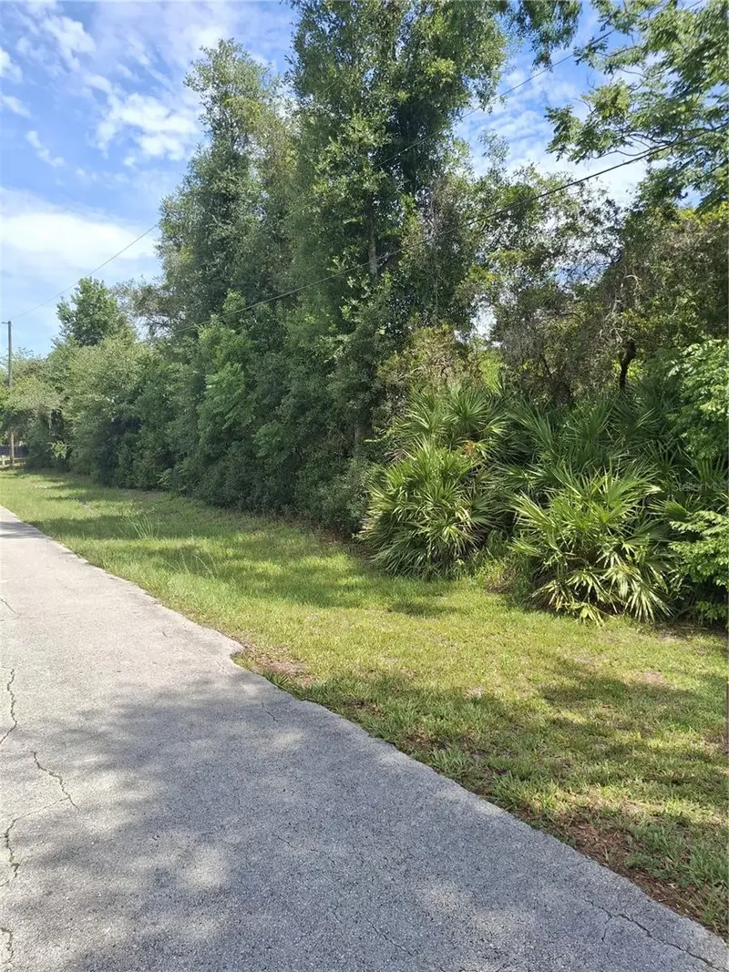 885 E Lehigh Dr, FL