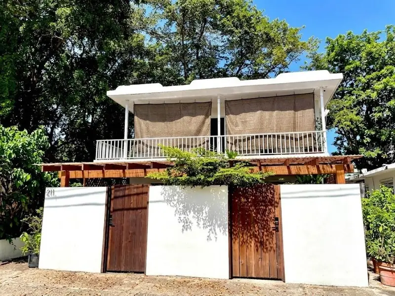 211 Calle Tapia, PR
