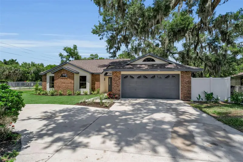 1005 Greystone Ln, FL