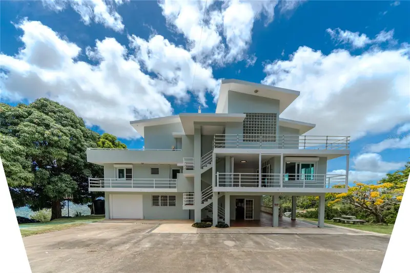 9957 Elias Santiago, PR