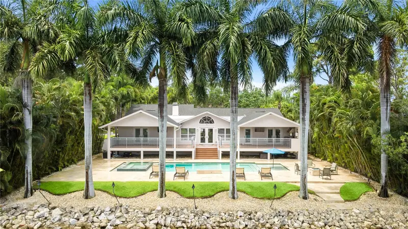 662 Apalachee Cir Ne, FL