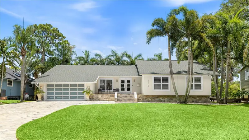 662 Apalachee Cir Ne, FL