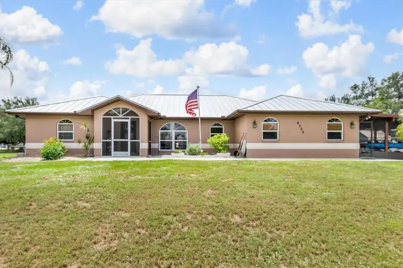 8200 Cleveland Dr, FL