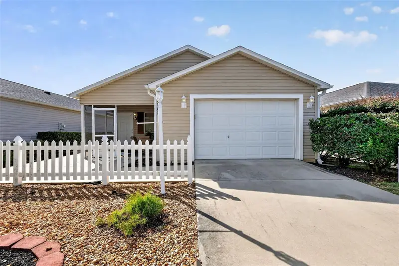 2581 Errol Ter, FL
