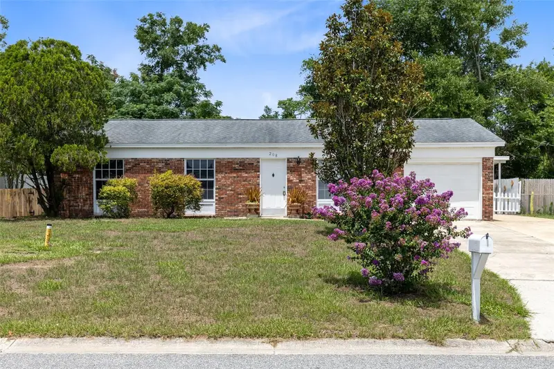 208 Avalone Dr, FL