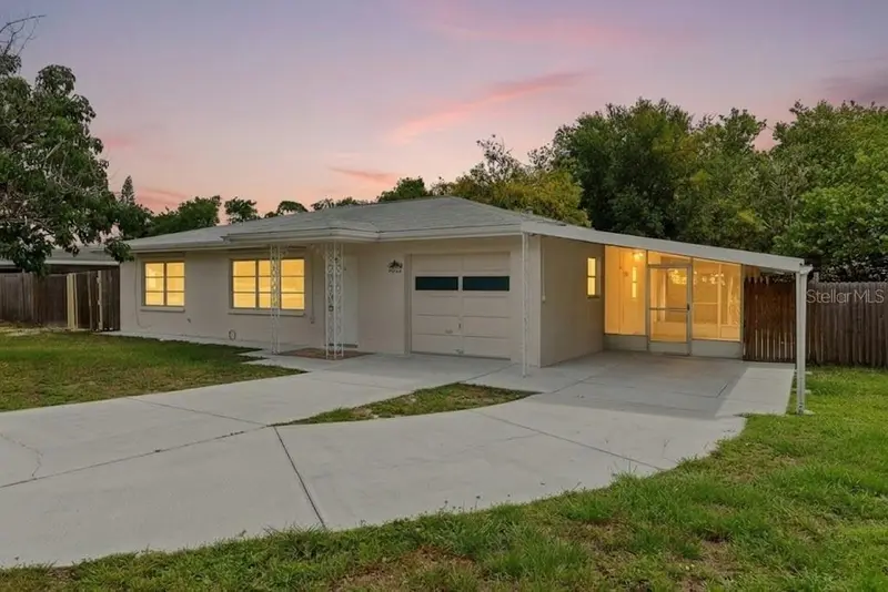 4512 19th Street Cir W, FL