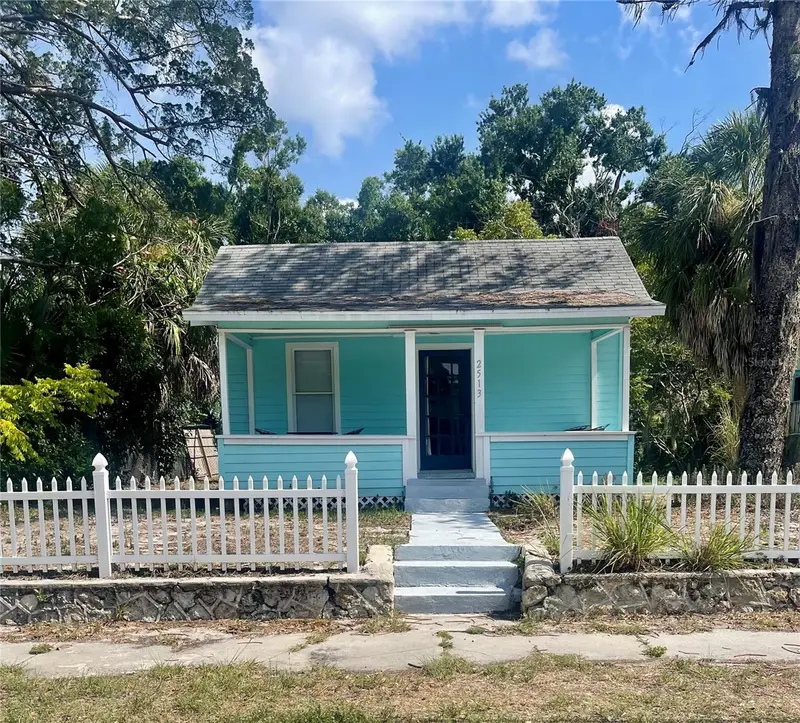 2513 8th Ave W, FL