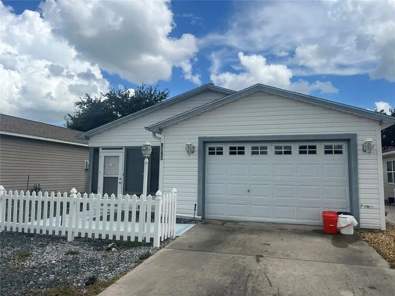 8205 Se 169th Palownia Loop, FL