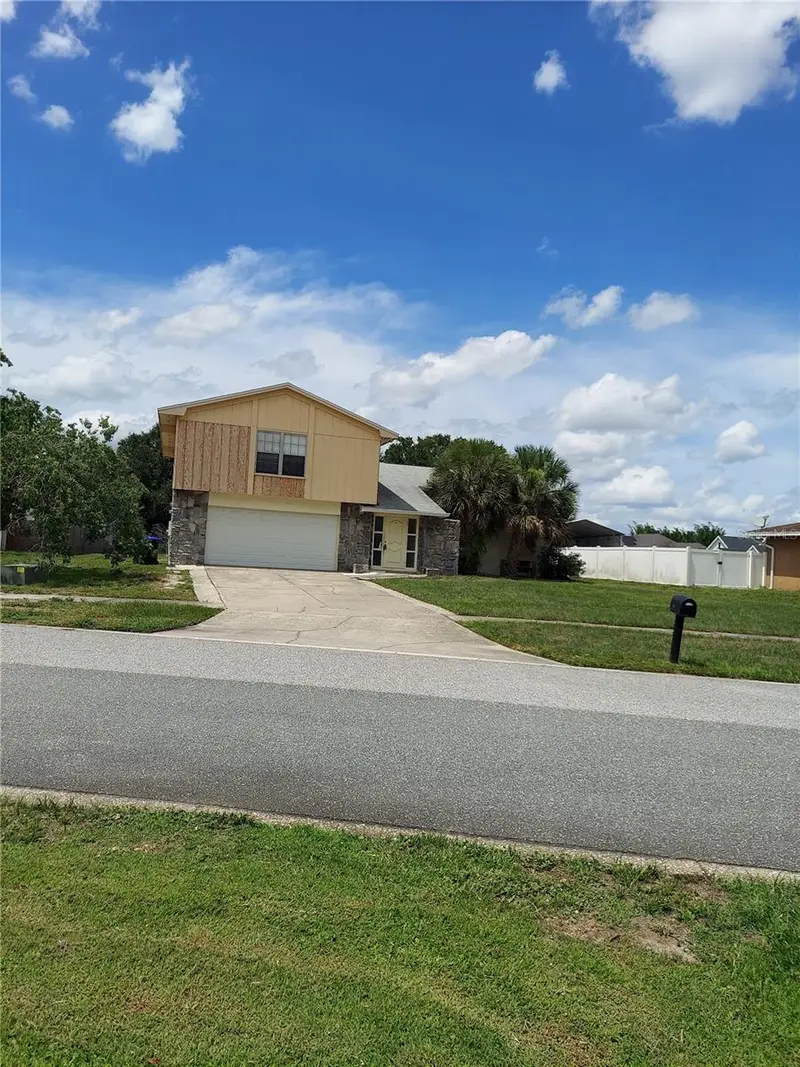 8139 Laurel Tree Dr, FL