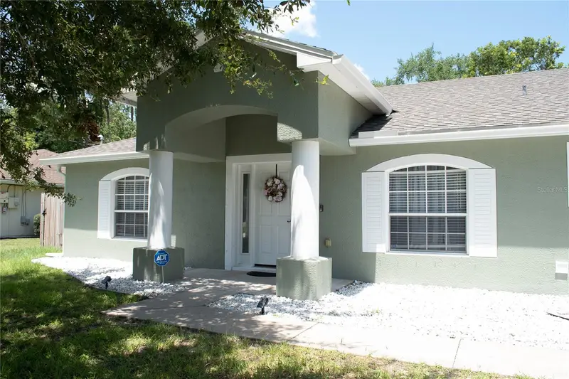 15 Poinsettia Ln, FL