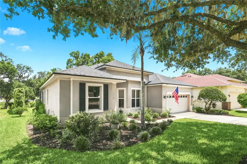 678 Lakeworth Cir, FL