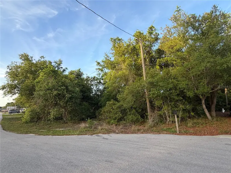 Magnolia Cir, FL