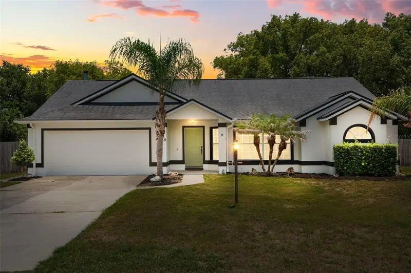 5543 Pine St, FL