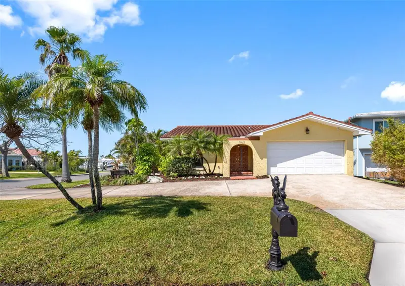 562 Johns Pass Ave, FL
