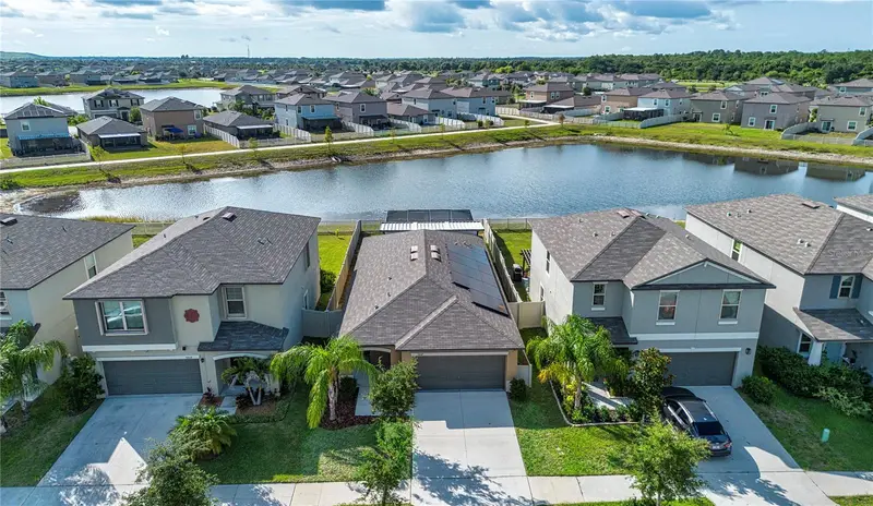9437 Lemon Drop Loop, FL