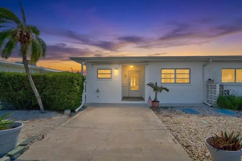 17 Seaside Ct, FL