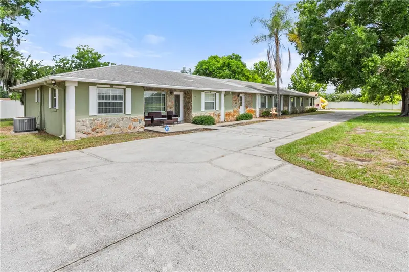 245 Alturas Rd, FL