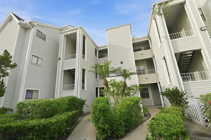 3127 W Sligh Ave #203b, FL