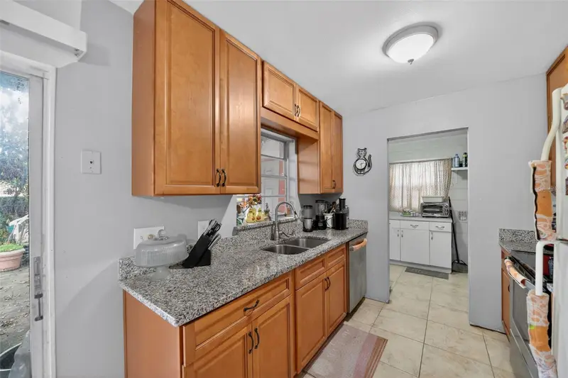 470 Wurst Rd, FL