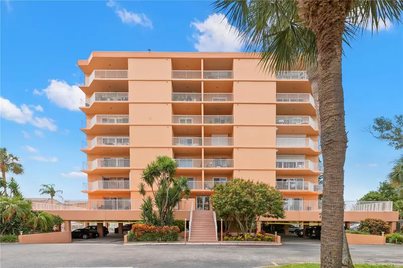 7432 Sunshine Skyway Ln S #302, FL