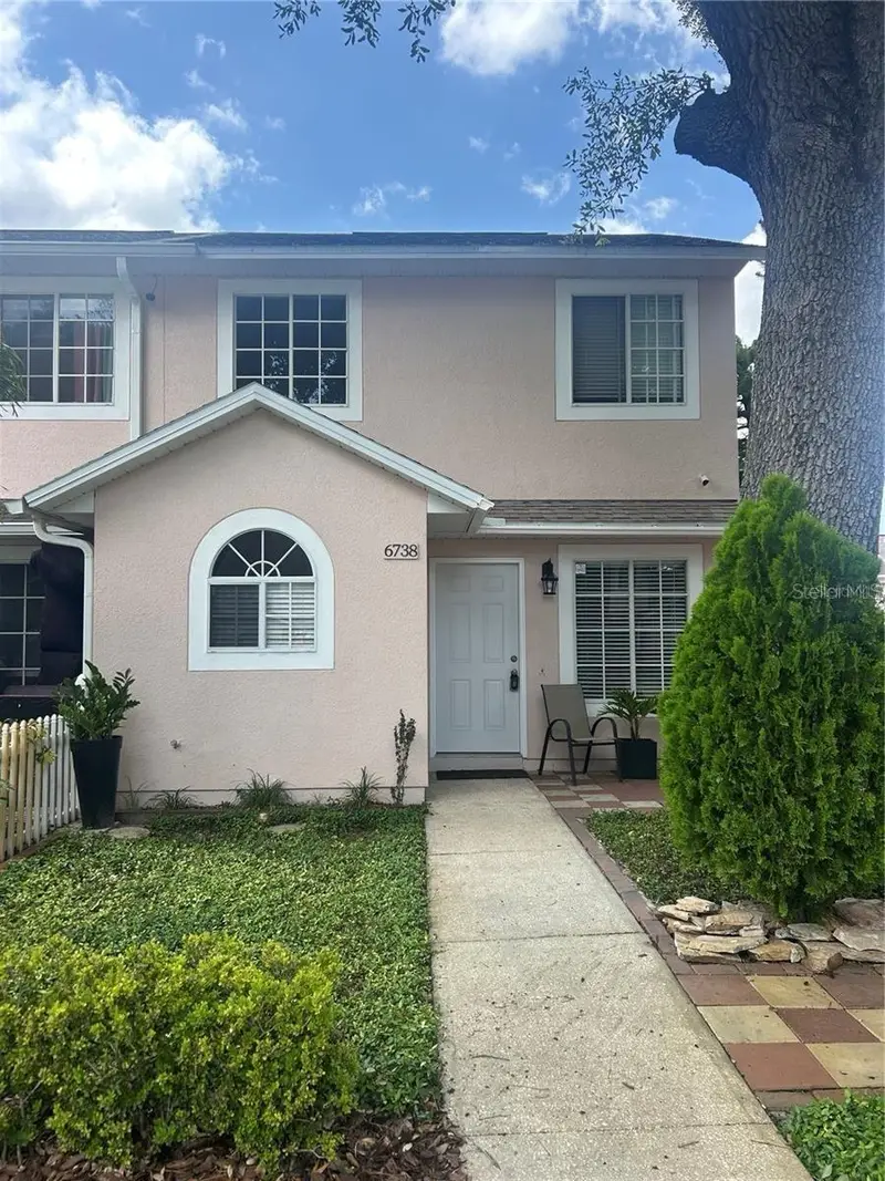 6738 Magnolia Pointe Cir, FL