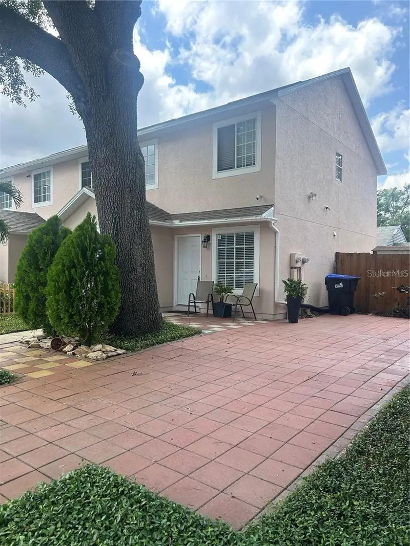 6738 Magnolia Pointe Cir, FL