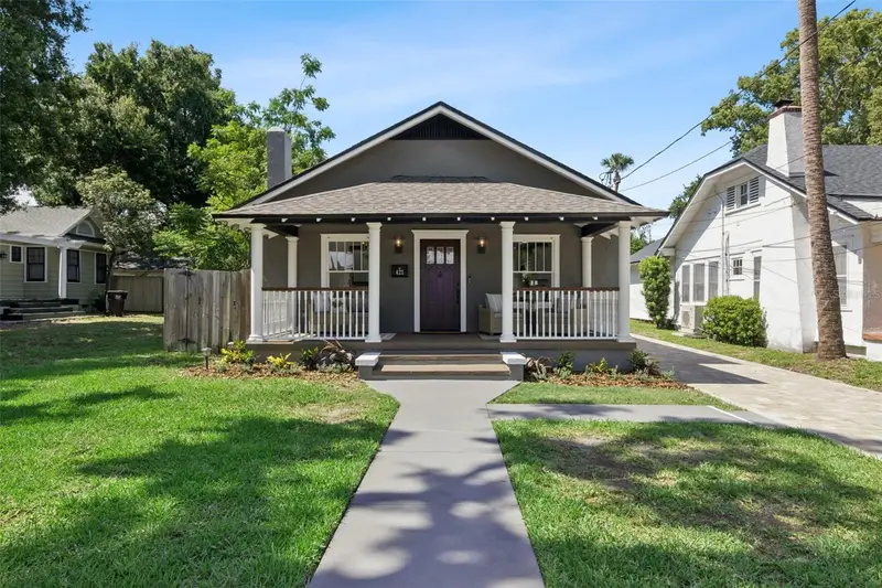 421 E Concord St, FL