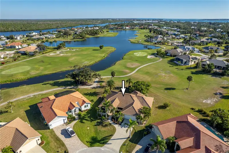 13 Seaward Cir, FL