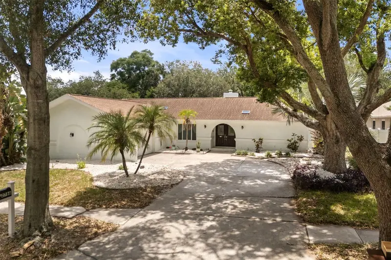 2786 Valencia Ln W, FL