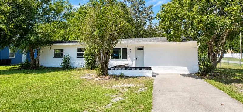 8 Flamevine Ln, FL