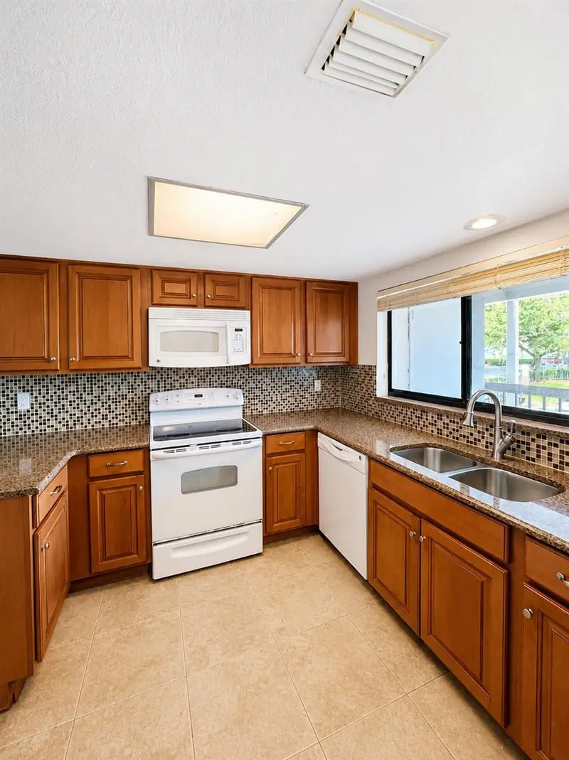 1054 Lotus Cove Ct #633, FL