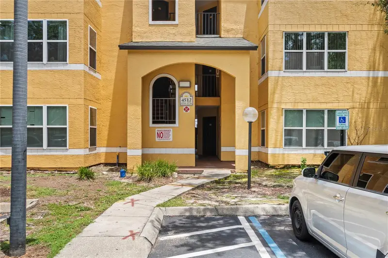 4512 Commander Dr #1712, FL