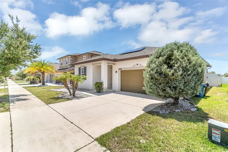 558 Meadow Pointe Dr, FL