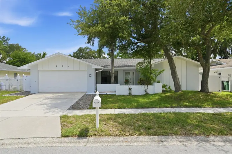104 Nestlebranch Dr, FL