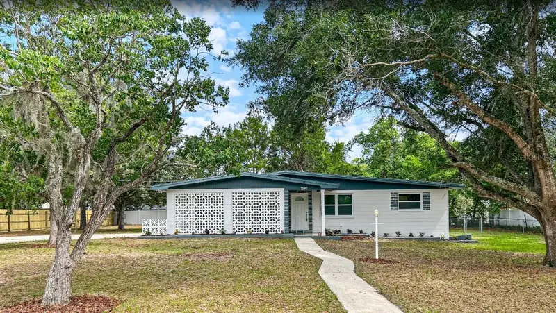 7240 W Avocado St, FL