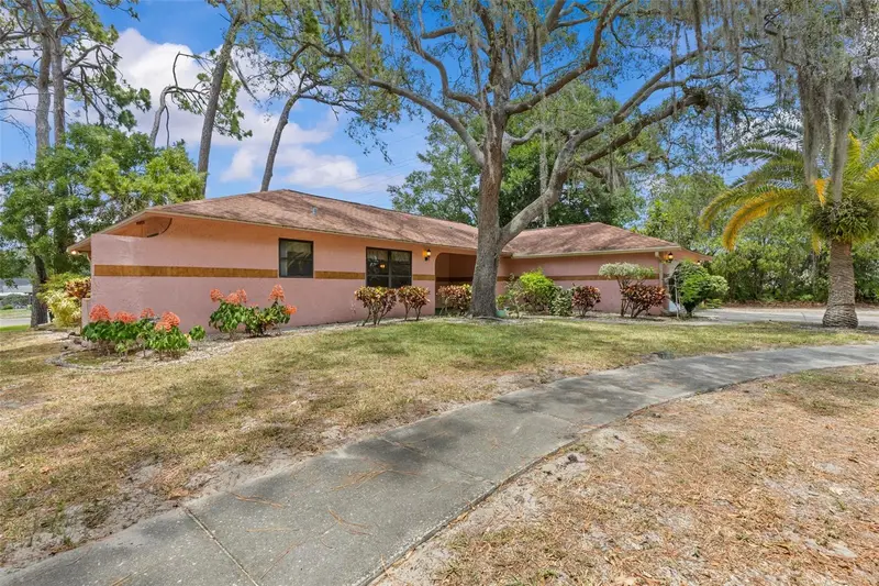 505 Village Oak Dr, FL
